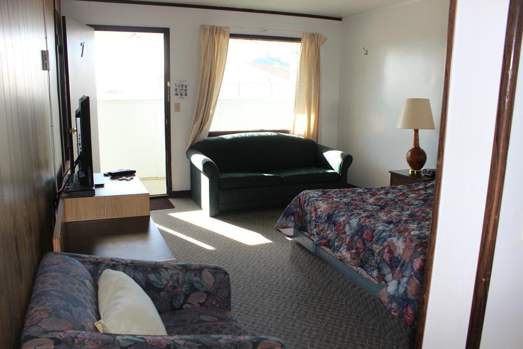 Raval Paradise Motel And Rv Park Youngstown Exterior photo