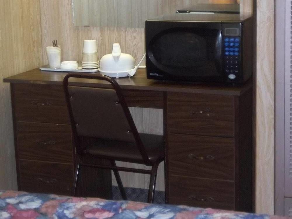 Raval Paradise Motel And Rv Park Youngstown Exterior photo